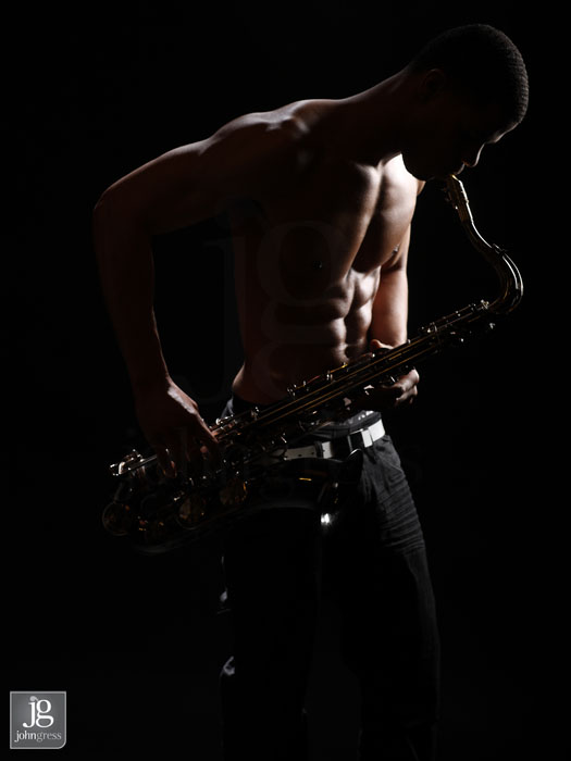 Saxaphonist Album Cover Photoshoot: Jafar Idris by Chicago headshot photographer dramatic lighting