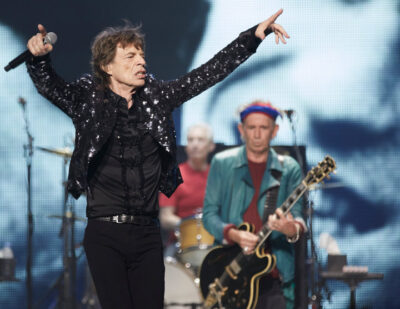 (L-R) Mick Jagger, Charlie Watts and Keith Richards of the Rolling Stones perform at a concert during the band's "50 and Counting" tour in Chicago May 28, 2013.REUTERS/John Gress
