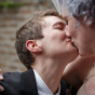 Illinois lesbian wedding photographer captures first kiss