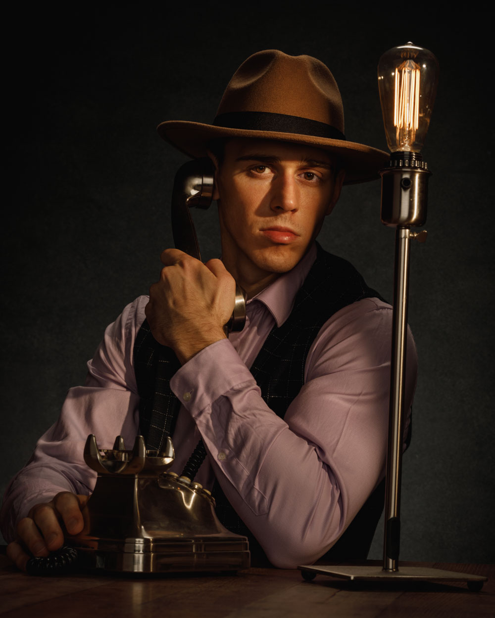 Jonathan as a detective in a film noir scene