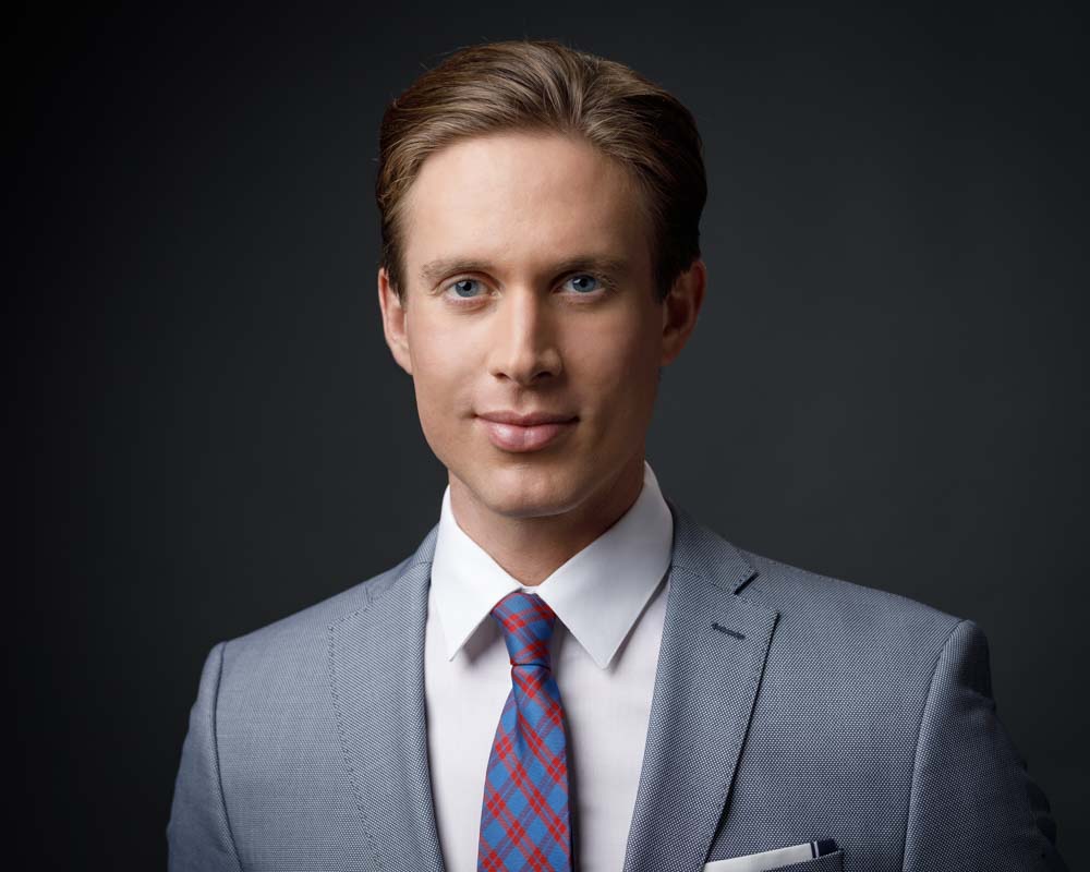 Top model photographers in Chicago capture Lucas' headshot in a suit