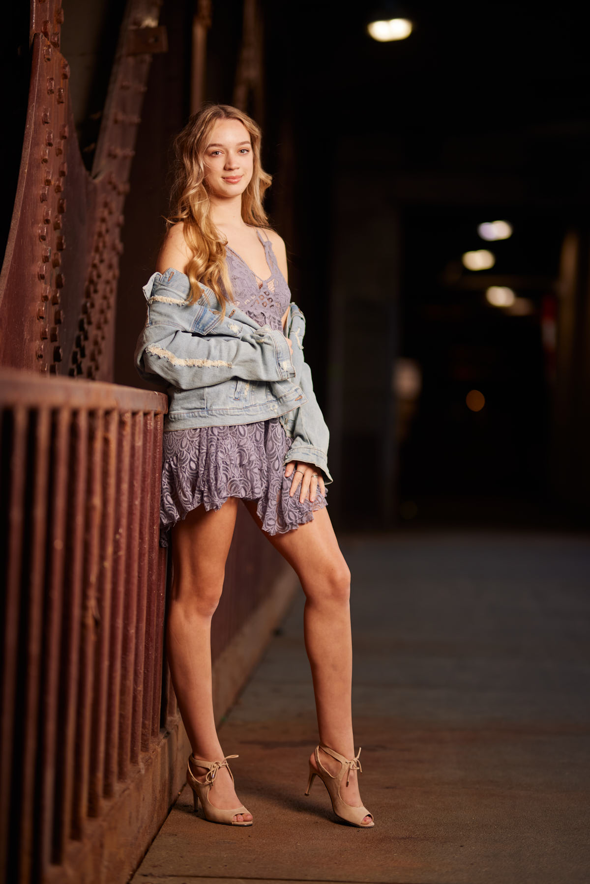 senior pictures in Chicago at Michigan Avenue bridge
