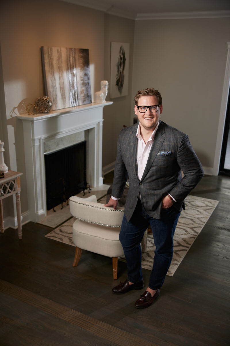 Evan exuding confidence and professionalism in his Chicago realtor headshot.