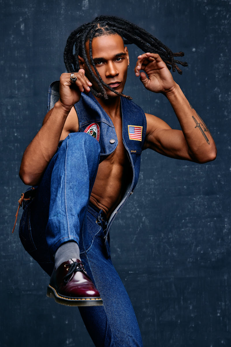 Male model showcasing his physique during a Chicago audition.