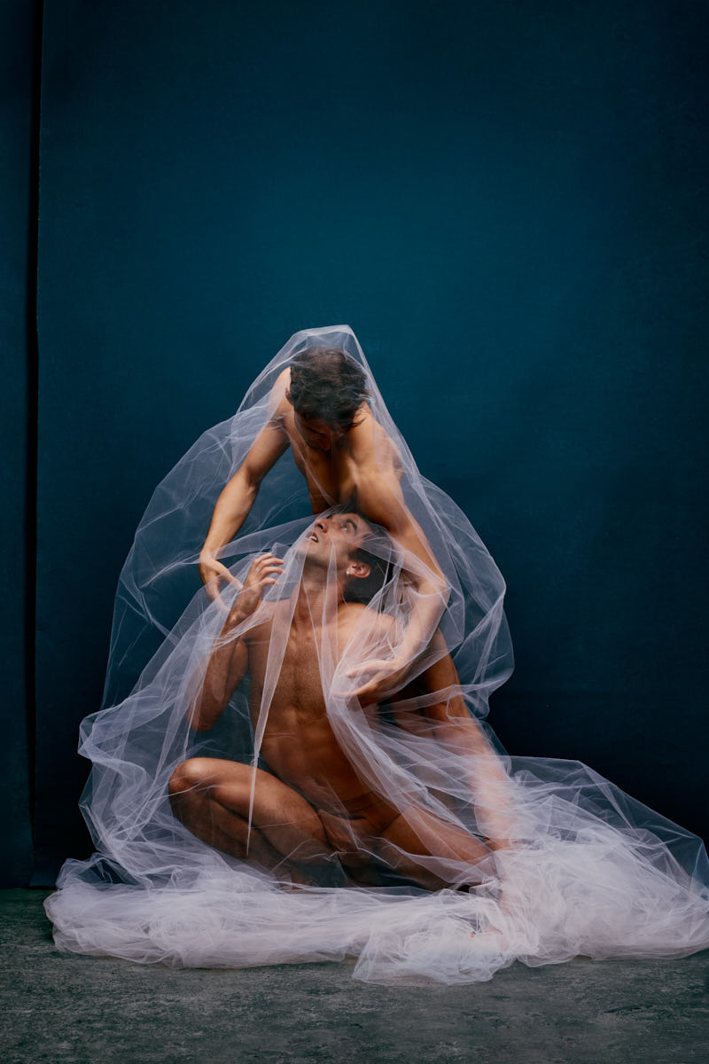 Chiaroscuro lighting on dancer in Chicago studio
